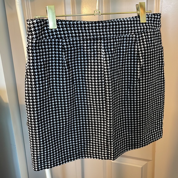 Houndstooth Mini Skirt Forever 21 S - Picture 4 of 5